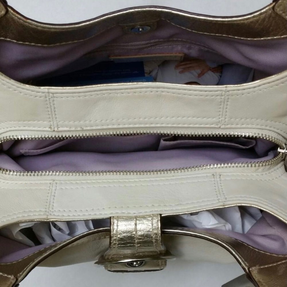 Coach
Soho Lynn Cream Leather Shoulder Bag - Picture 7 of 10